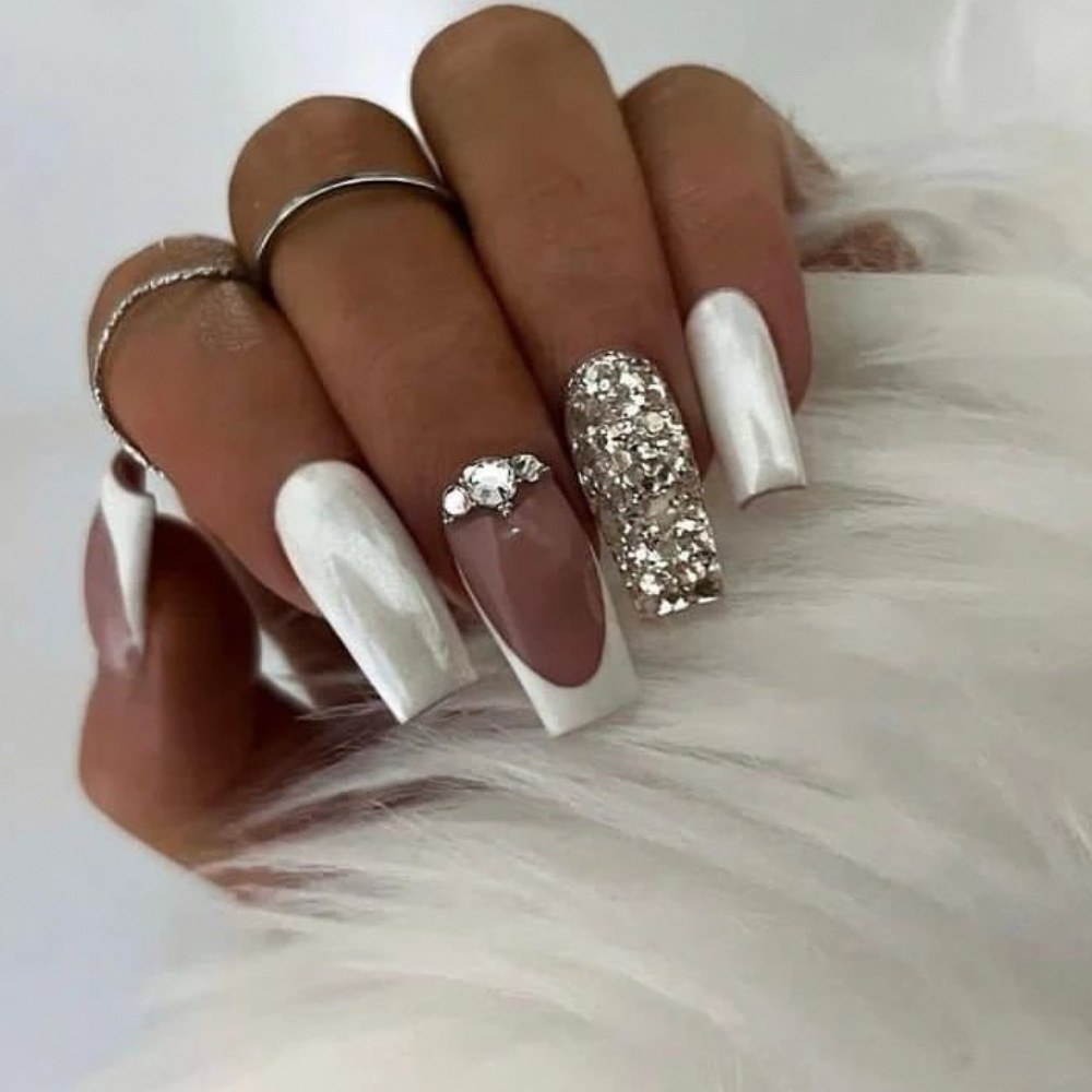 Faux ongles cloutés argent