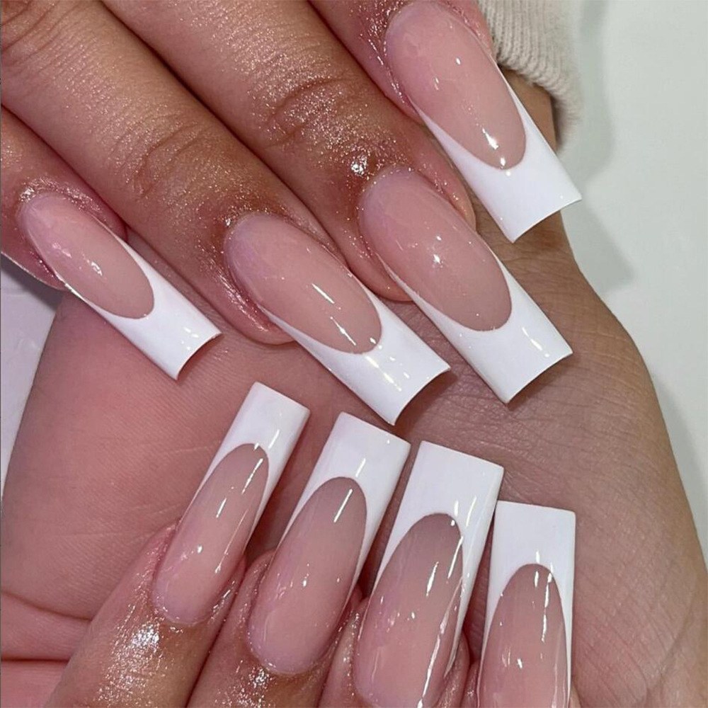 Faux ongles french minimalistes
